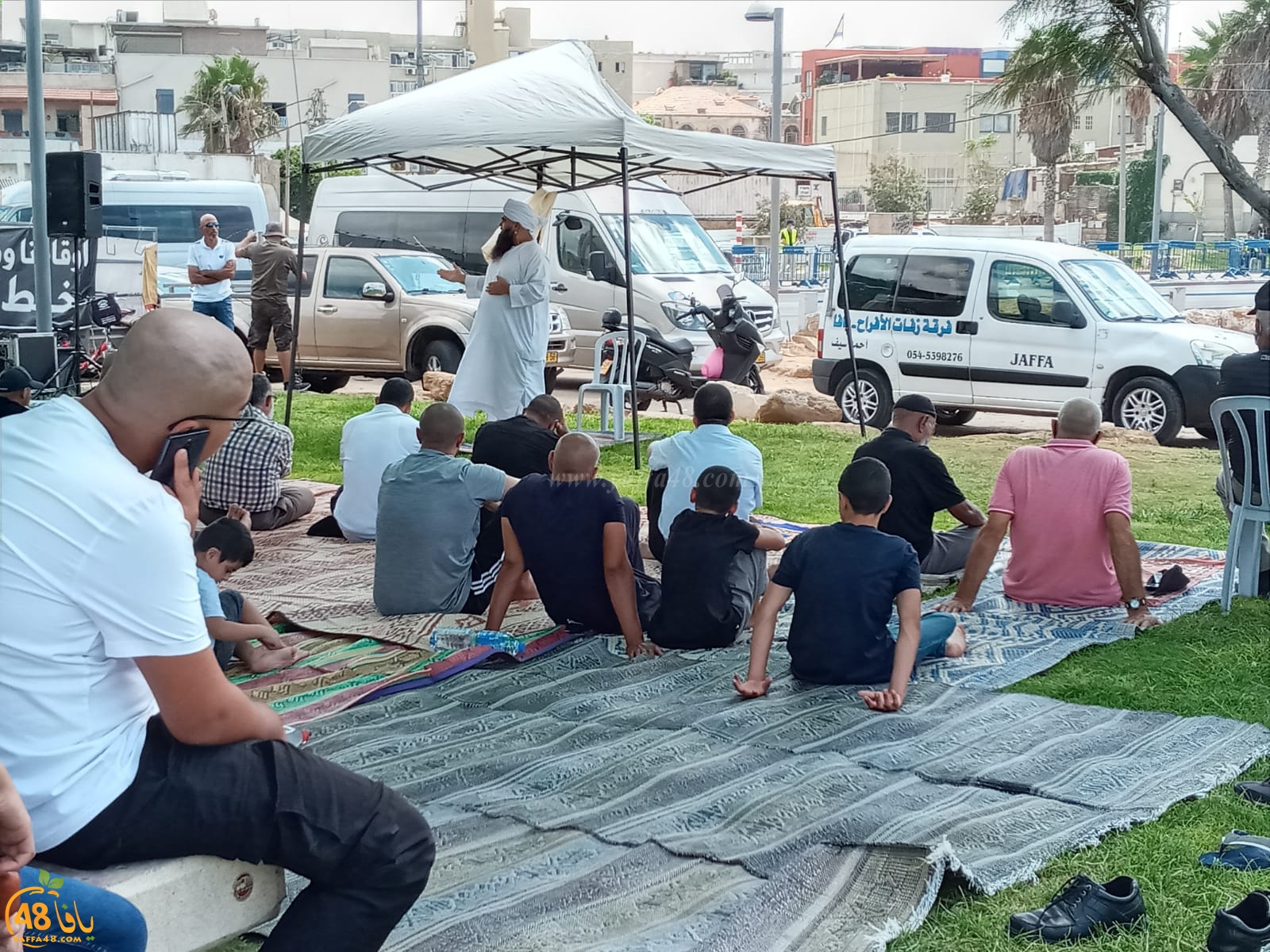 فيديو: خطبة وصلاة الجمعة من أمام مقبرة الاسعاف للشيخ أشرف منصور